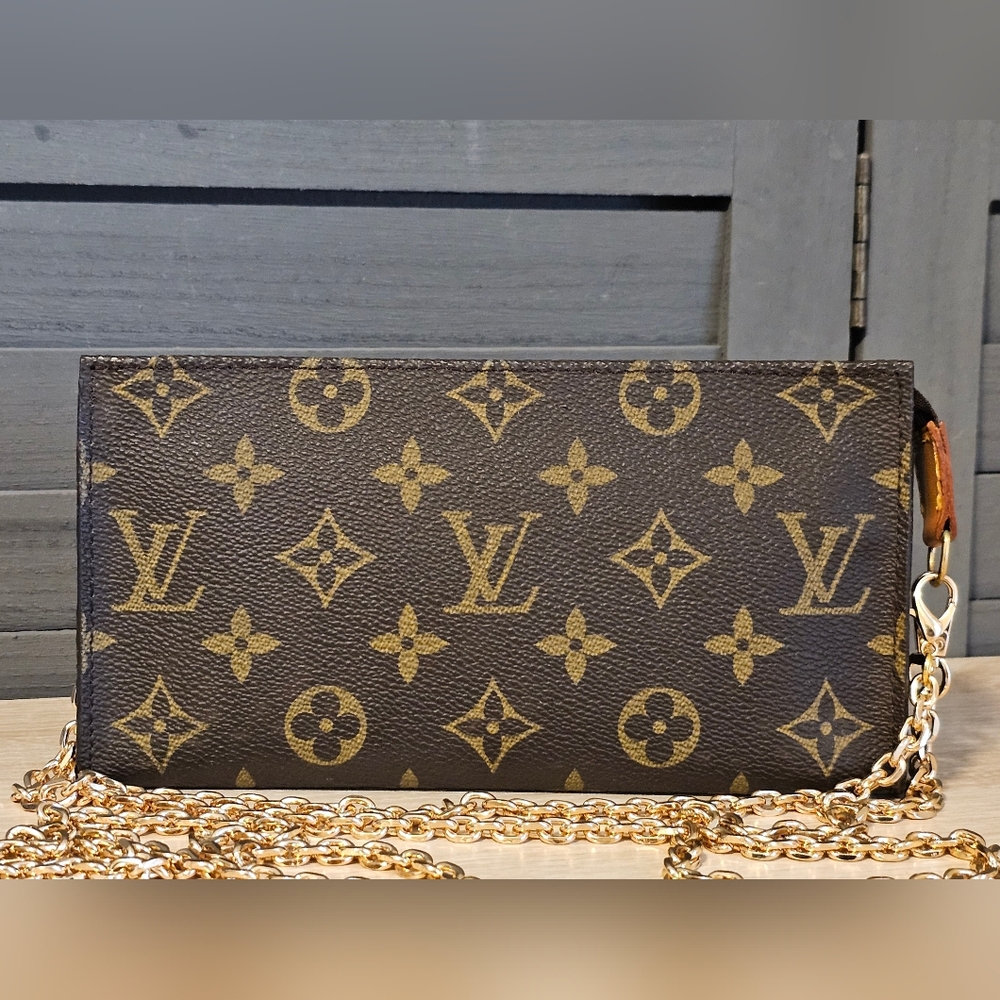 Authentic LOUIS VUITTON Monogram Pochette Pouch Crossbody